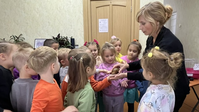 "Экскурсия  в уголок живой природы"